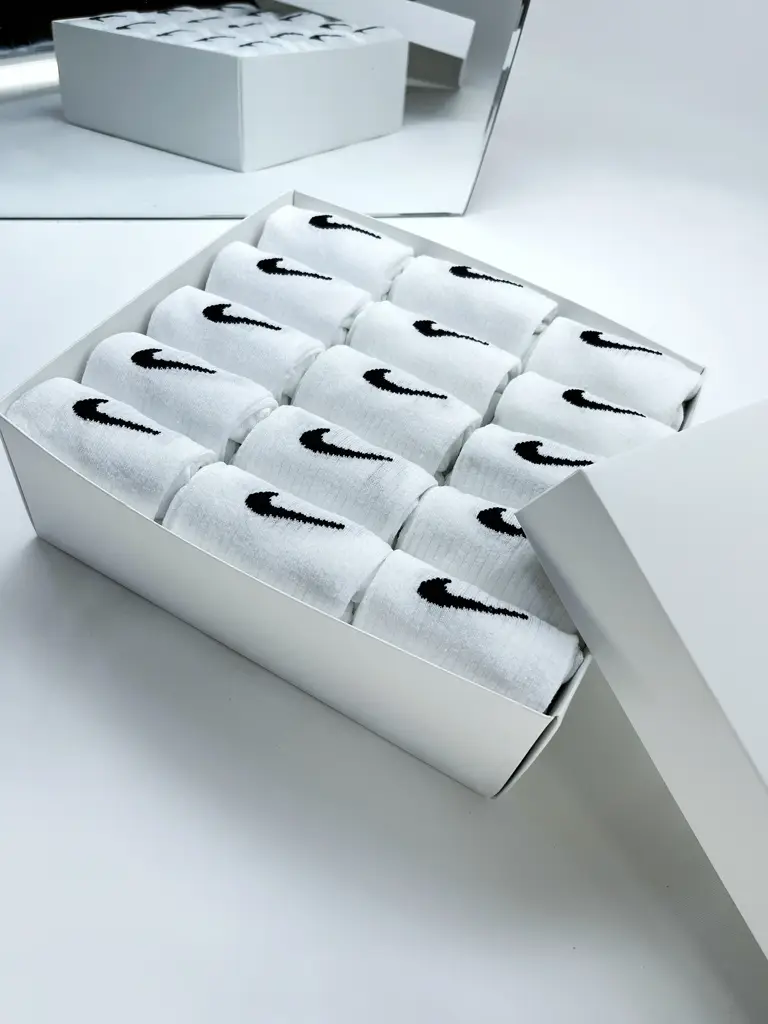 Високі чоловічі Шкарпетки Nike - Білі - набір у білій коробці 30 пар - фото 1