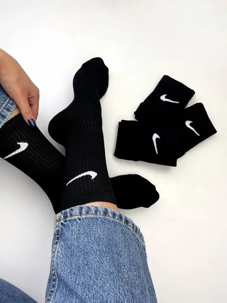 Високі Шкарпетки Nike Чорні без резинки - фото 1