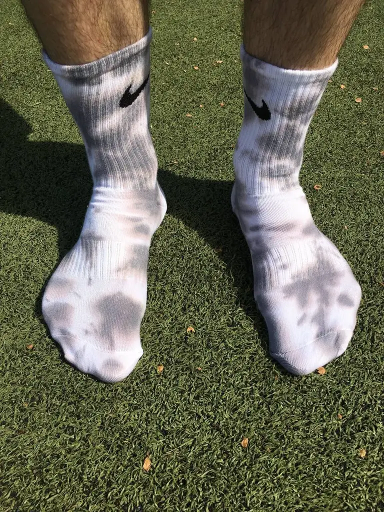 БАВОВНЯНІ ШКАРПЕТКИ NIKE TIE-DYE ВИСОКІ - фото 1